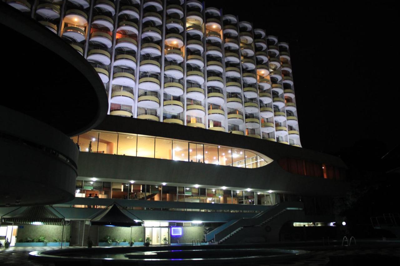 Hotel Mont Febe Yaoundé Esterno foto