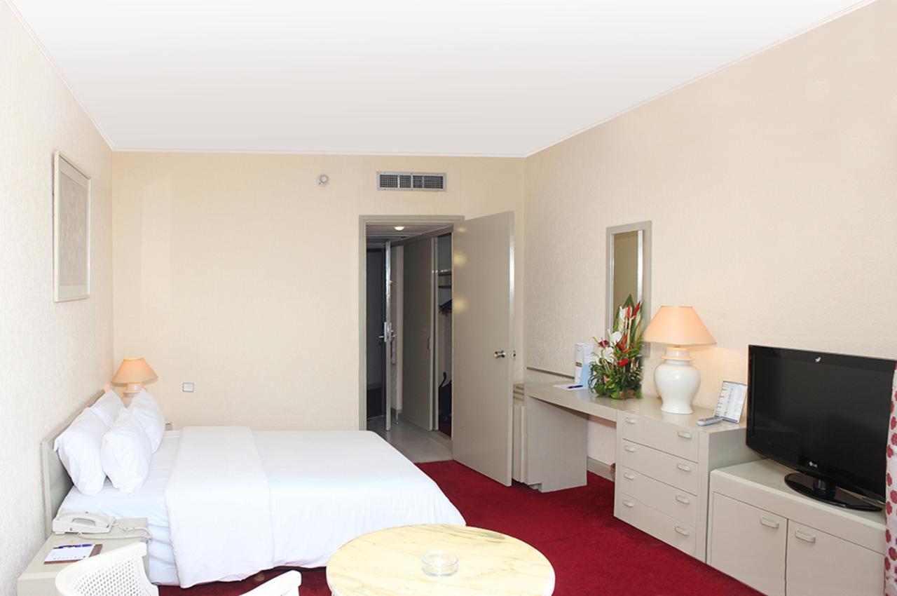 Hotel Mont Febe Yaoundé Esterno foto