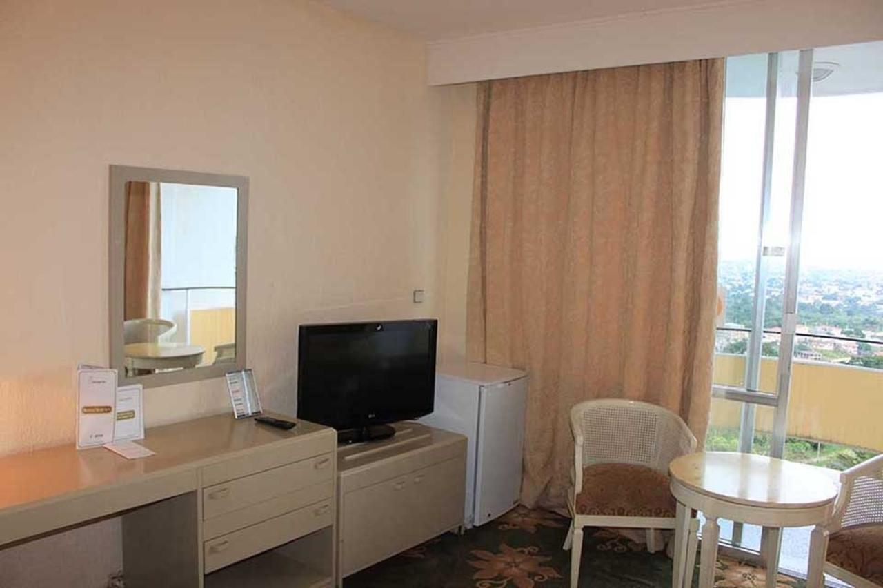 Hotel Mont Febe Yaoundé Esterno foto