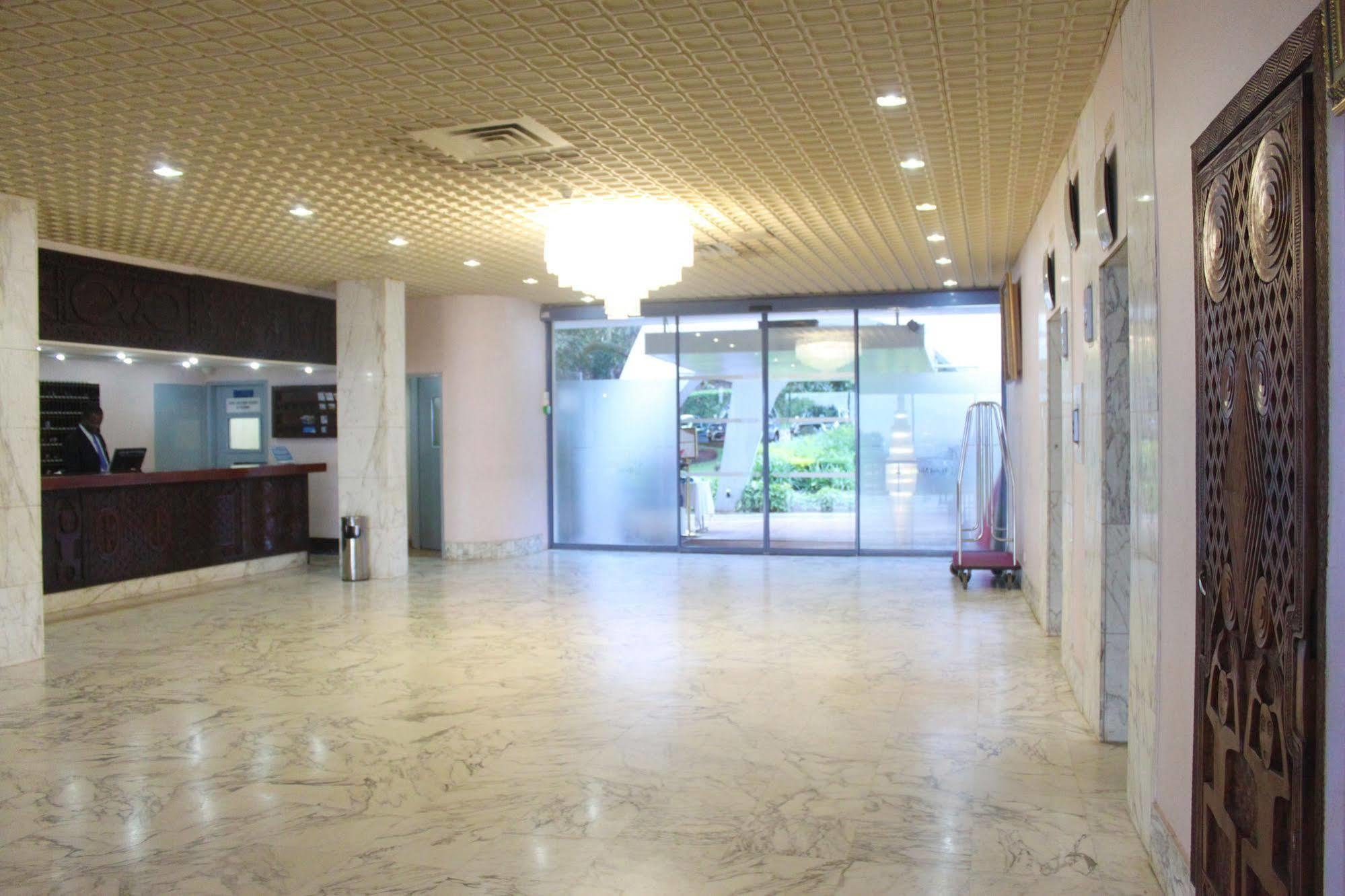 Hotel Mont Febe Yaoundé Esterno foto