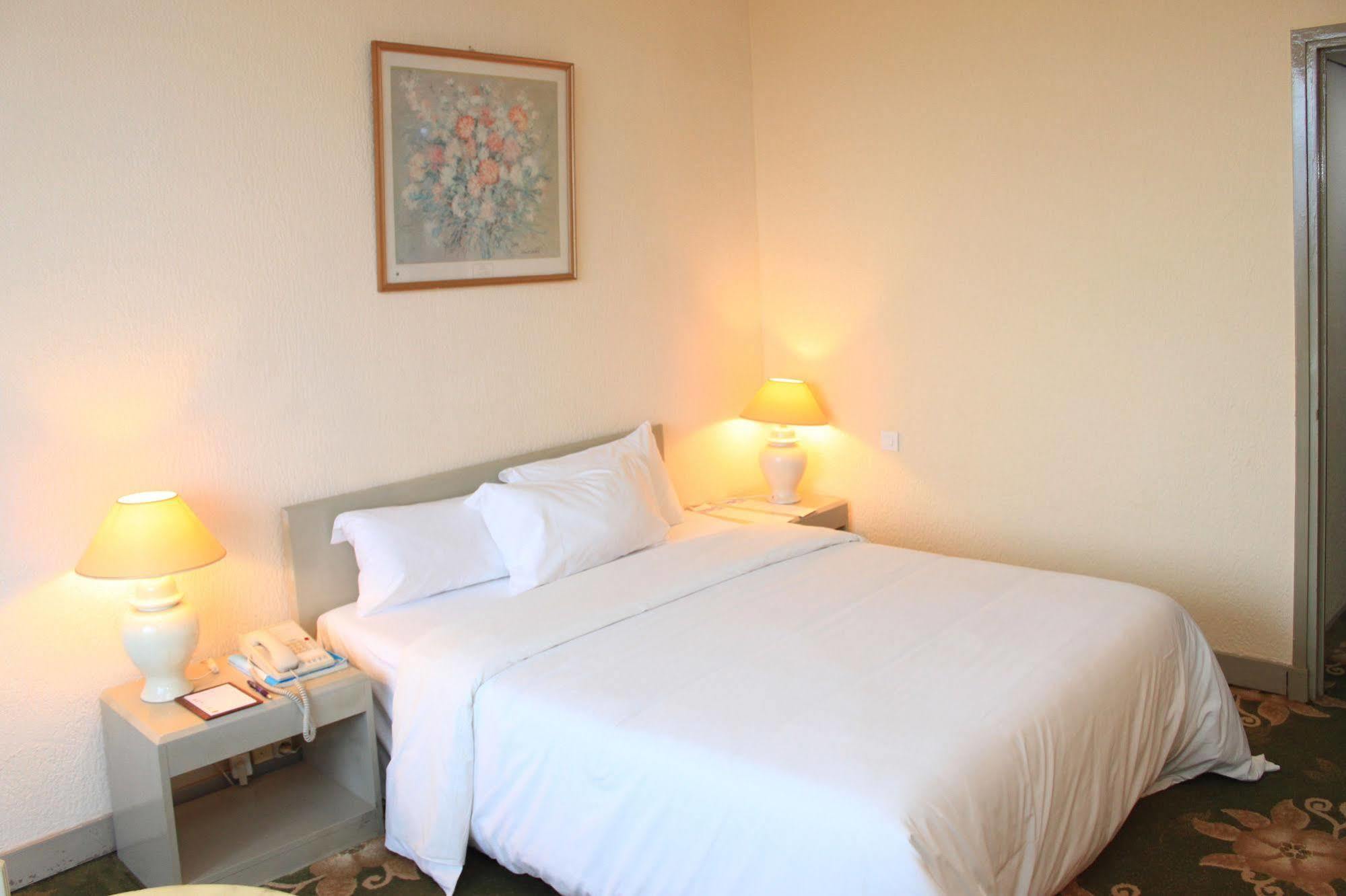 Hotel Mont Febe Yaoundé Esterno foto