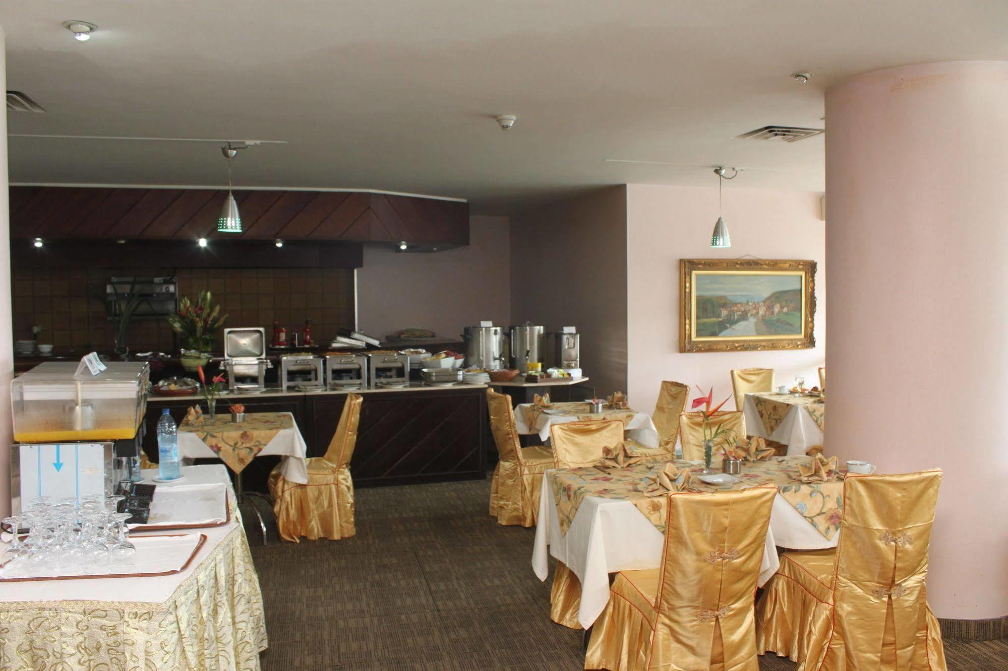 Hotel Mont Febe Yaoundé Esterno foto